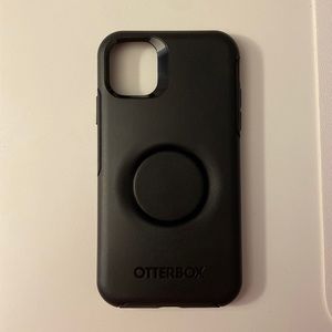 OTTERBOX POP-SOCKET CASE IPHONE 11